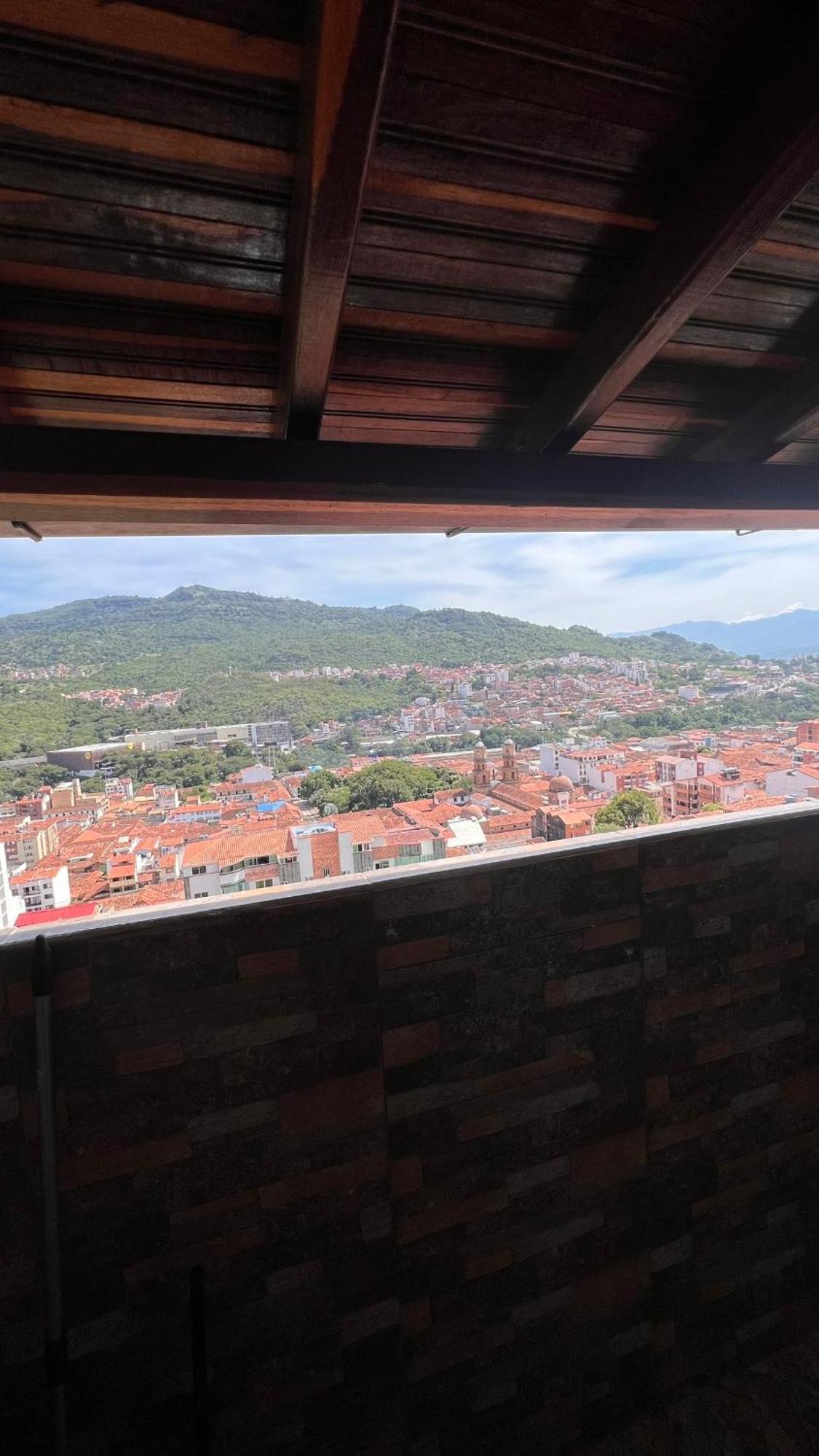 Apto. En Zona Centrica Con Vista Panoramica Al Pueblo * San Gil